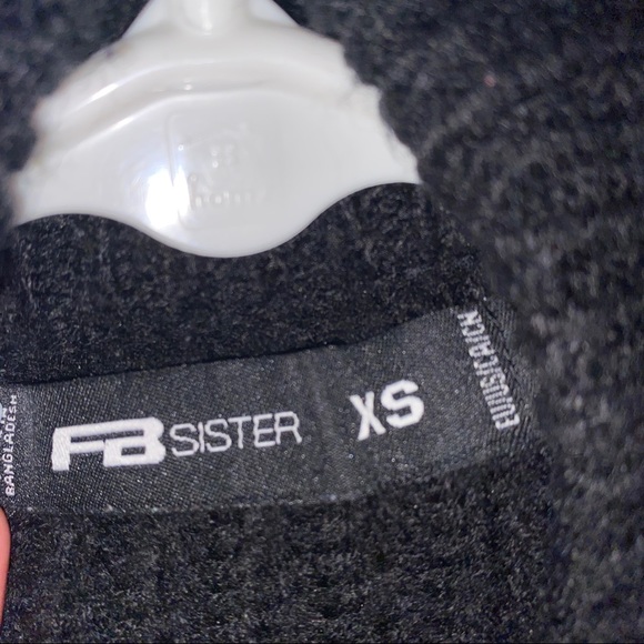 Sweater - Picture 3 of 3